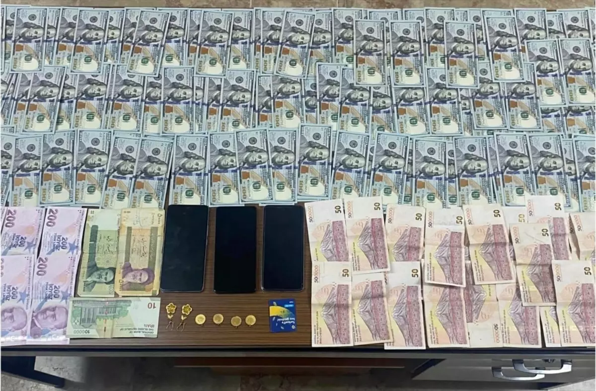 Konya\'da Dolandırıcılık Operasyonu: 3 Şüpheli Tutuklandı