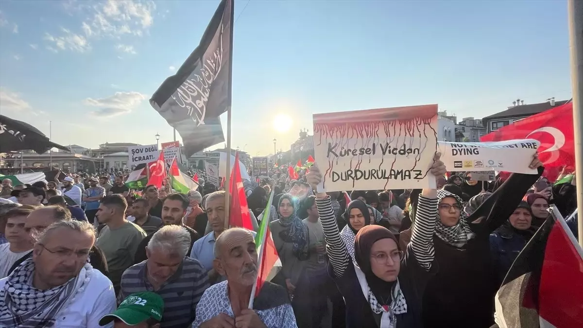 Konya\'da Gazze İçin Vicdan Yürüyüşü