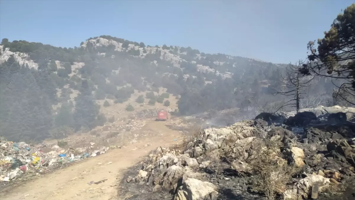 Beyşehir\'de Çöplük Yangını Kontrol Altına Alındı