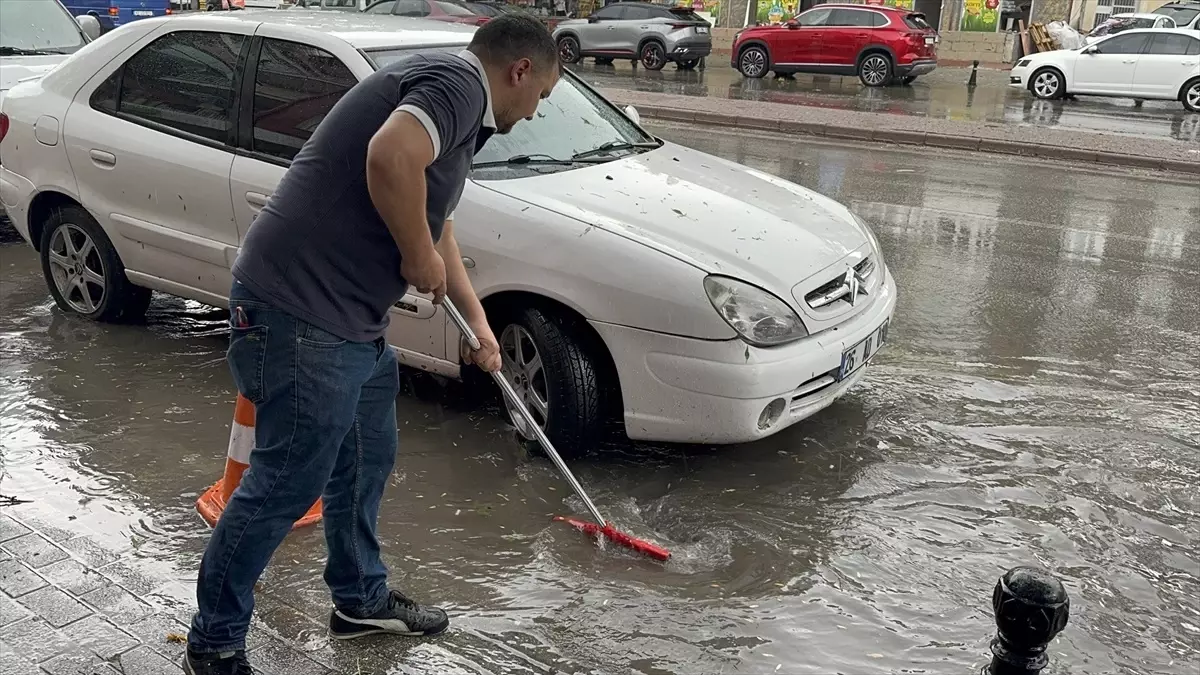 Konya\'da Dolu ve Sağanak Yağış