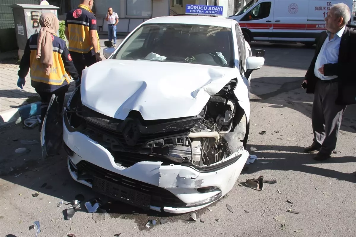 Beyşehir\'de İki Trafik Kazası: 6 Yaralı