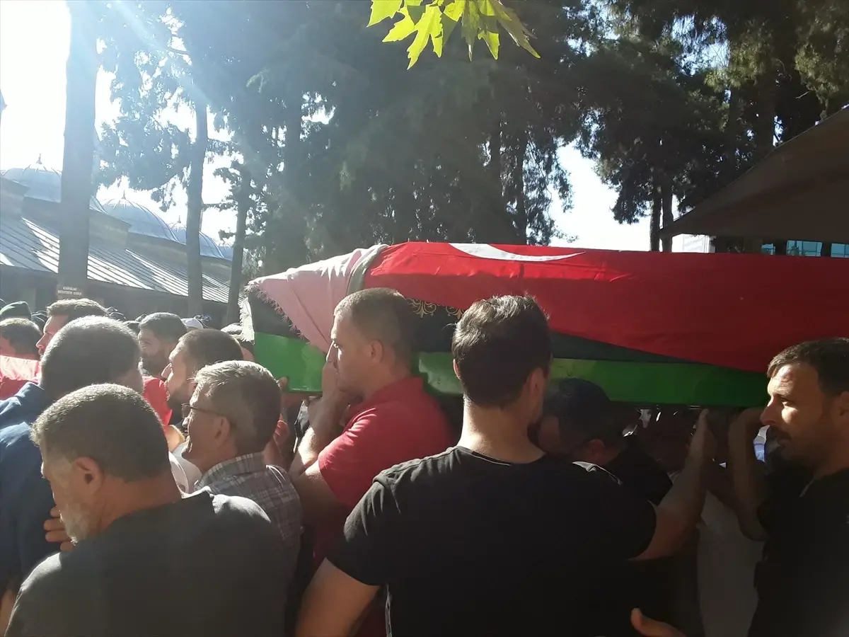 Derebucak\'taki kaza: 3 kişi Kocaeli\'de toprağa verildi