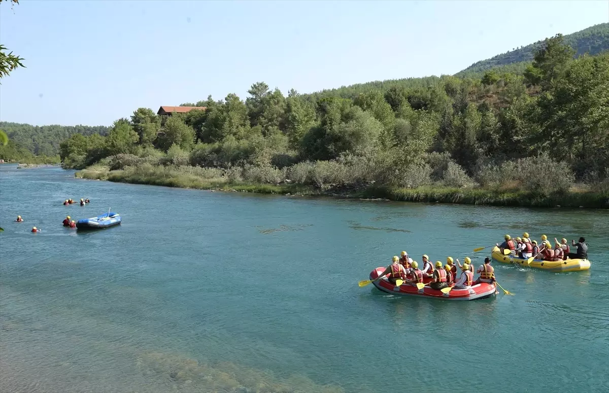 Köprülü Kanyon\'da Rafting Keyfi