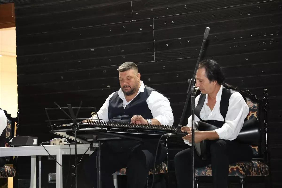 Korkuteli\'nde Şenlikler Başladı