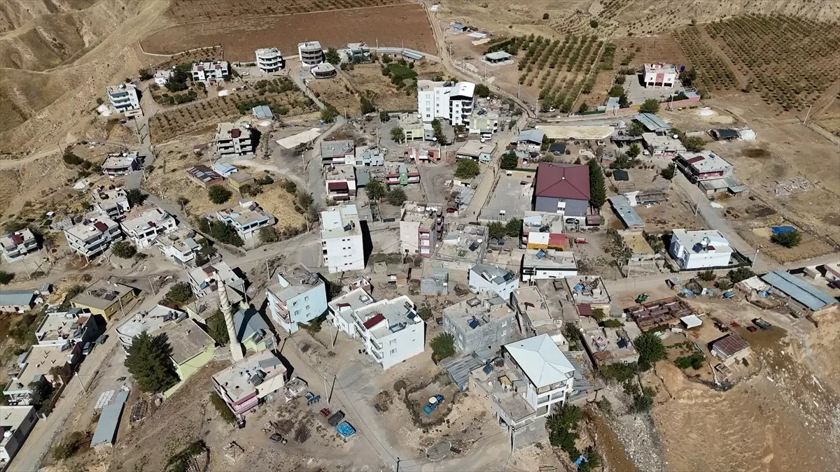 Bu köyün tamamı aynı soyadı taşıyor, kimse ismiyle anılmıyor