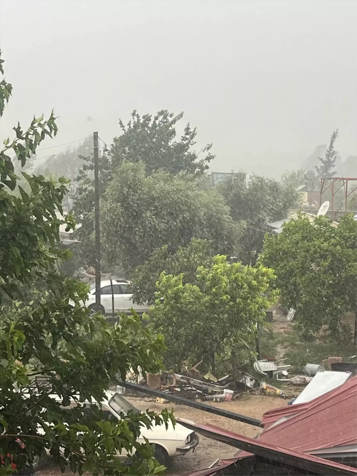 Kozan\'da Şiddetli Yağış ve Rüzgar