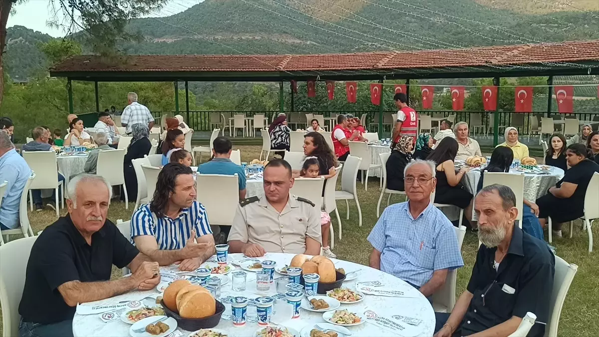 Kozan\'da şehit aileleri ile gaziler onuruna yemek verildi