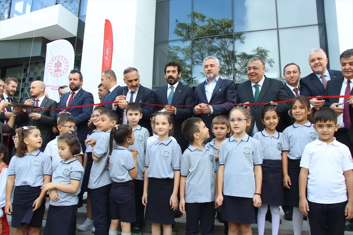 Lüleburgaz\'a Modern Halk Kütüphanesi