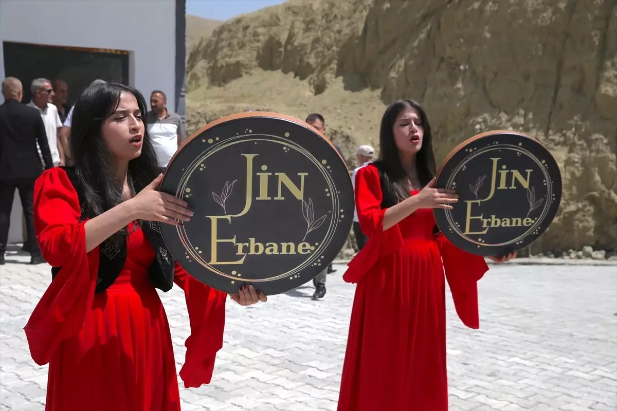 Kültür ve Turizm Bakanı Ersoy, Hakkari\'de kütüphane açılışında konuştu Açıklaması