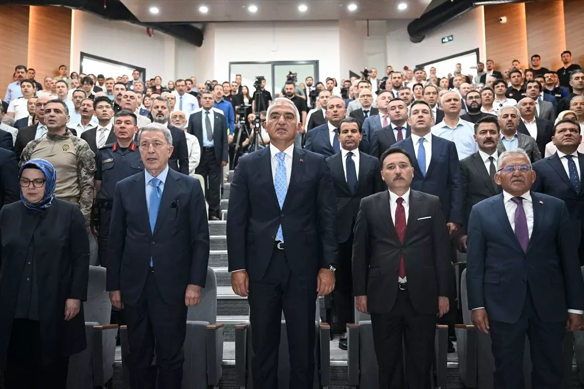 Kültür ve Turizm Bakanı Ersoy, Kayseri\'de kütüphane açılışında konuştu Açıklaması