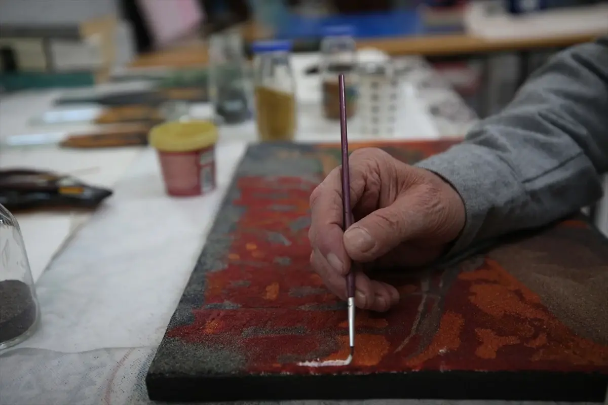 Kumdan Mikro Mozaik Sanatı