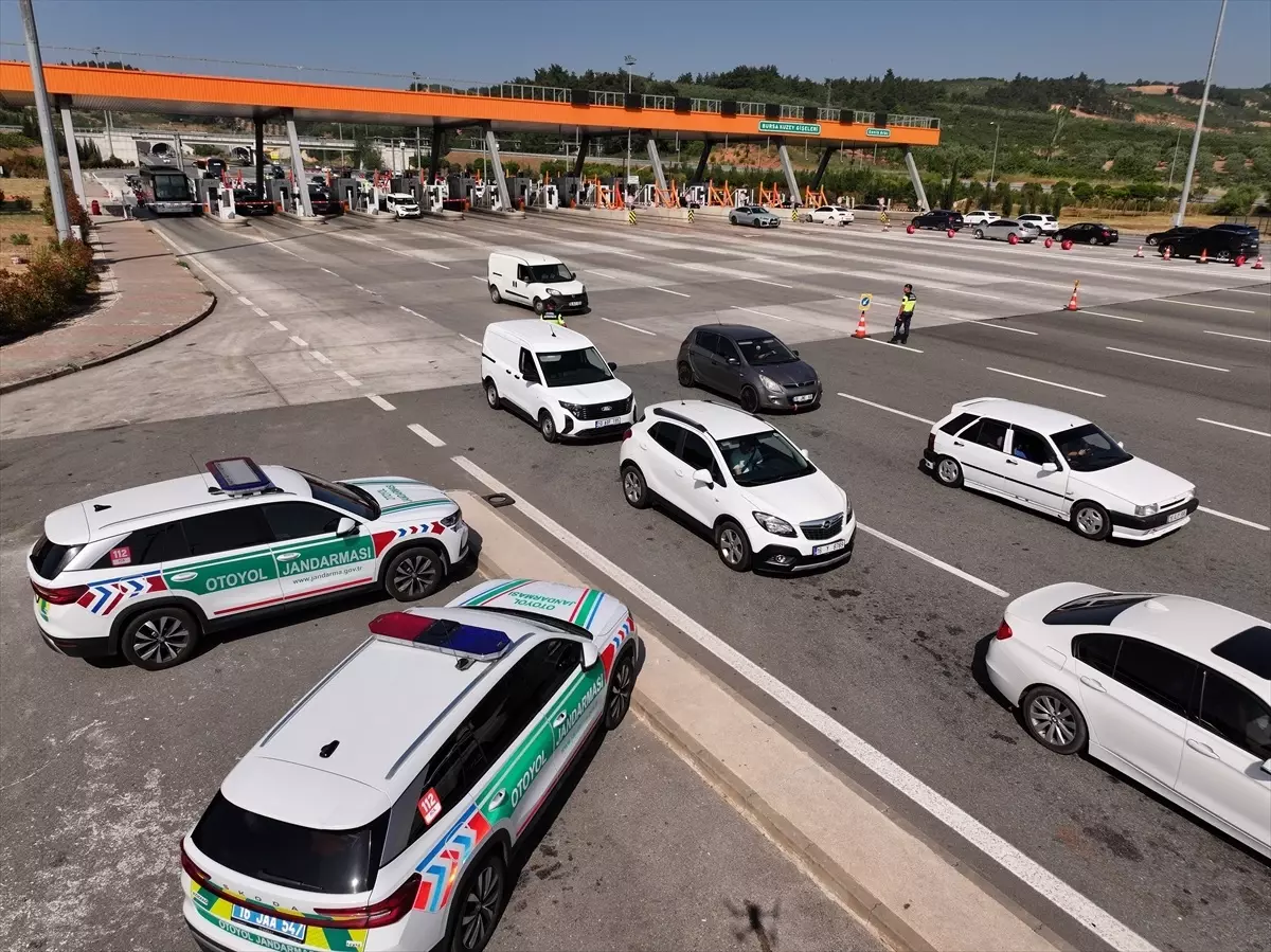 Bursa\'da Otoyolda Akıcı Yoğunluk