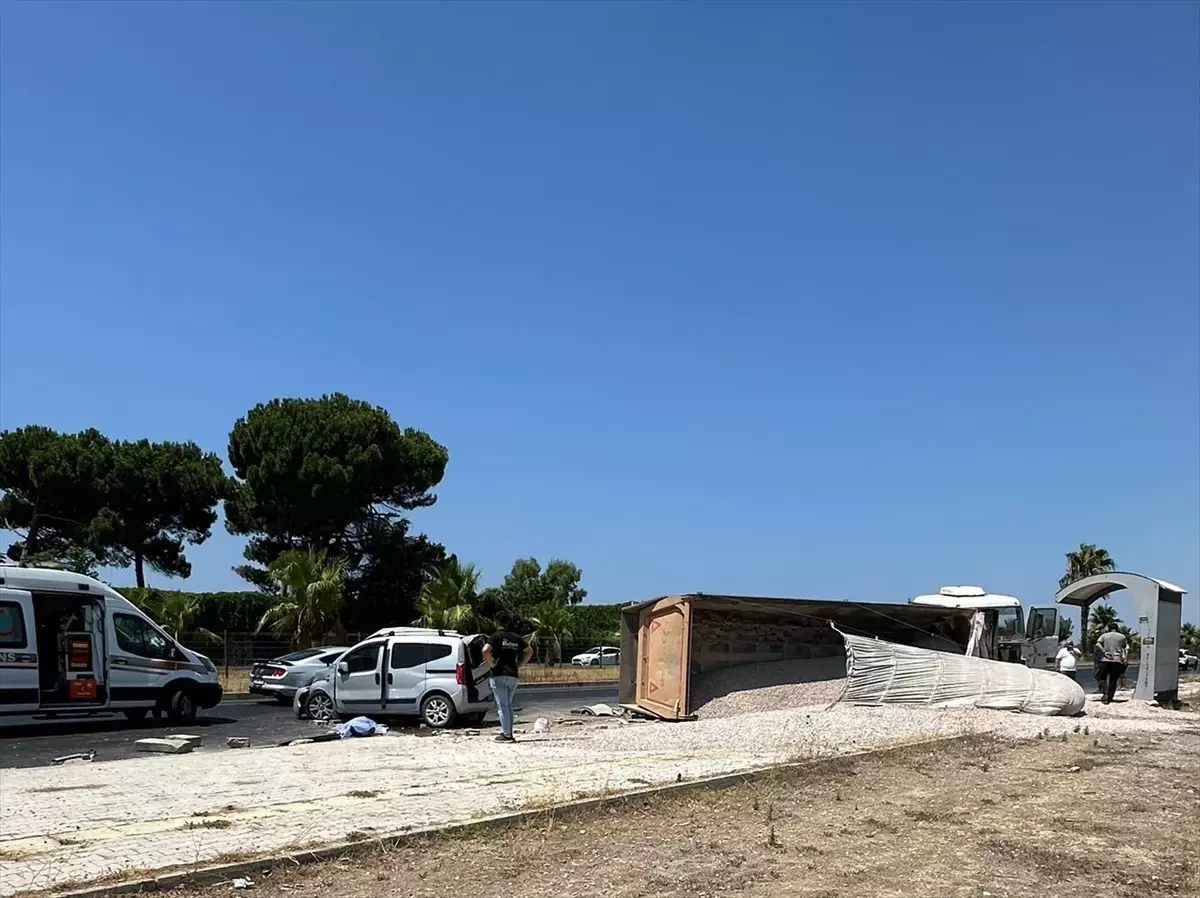Manavgat\'ta Tırla Çarpışma: Bir Ölü