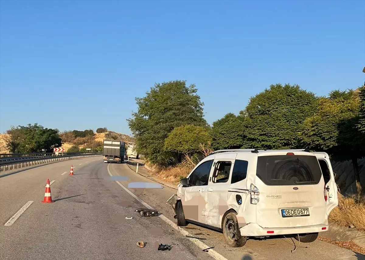 Trafik Kazasında Çift Hayatını Kaybetti
