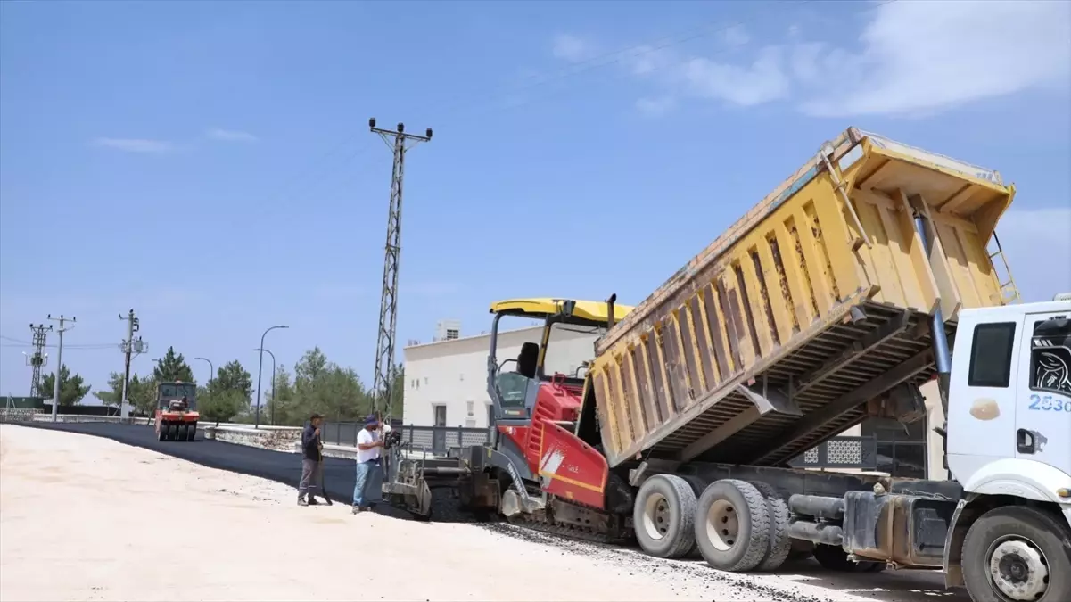 Mardin\'de asfalt ve yol yenileme çalışmaları sürüyor