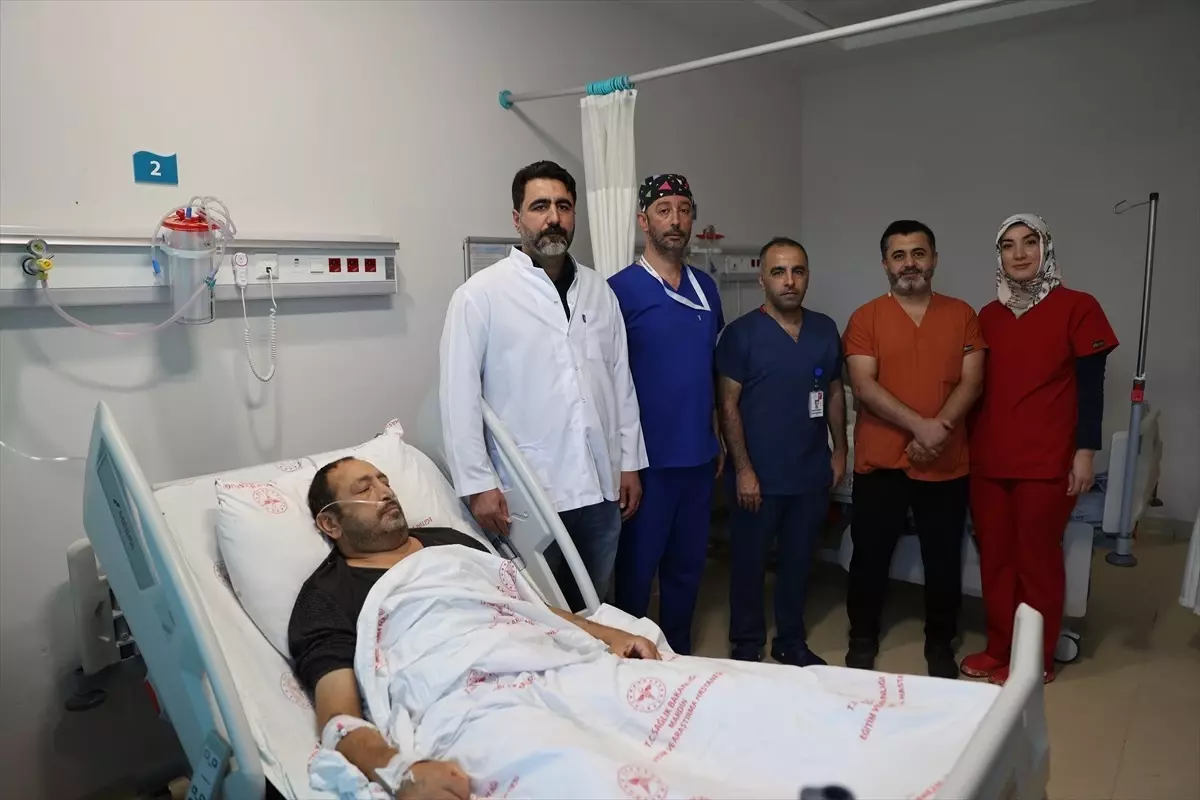 Devasa Böbrek Ameliyatla Alındı