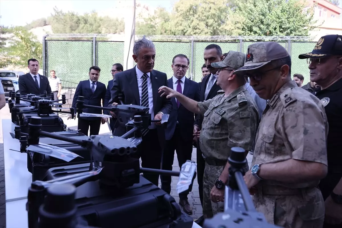 Mardin\'de Sınır Güvenliği İçin 7 Dron ve Mobil Araç