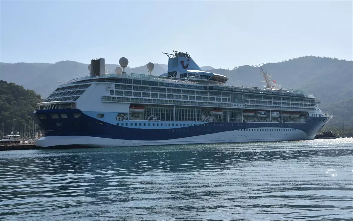 Marmaris\'e Dev Kruvaziyer Geldi