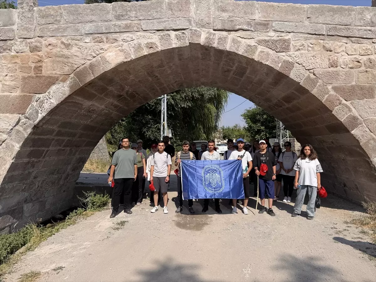 Melikgazi\'de Gençler İçin Tarihi Yürüyüş