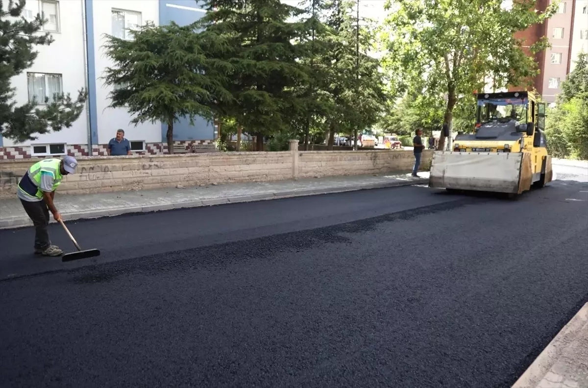 İldem\'de Yeni Asfalt ve Parke Çalışmaları