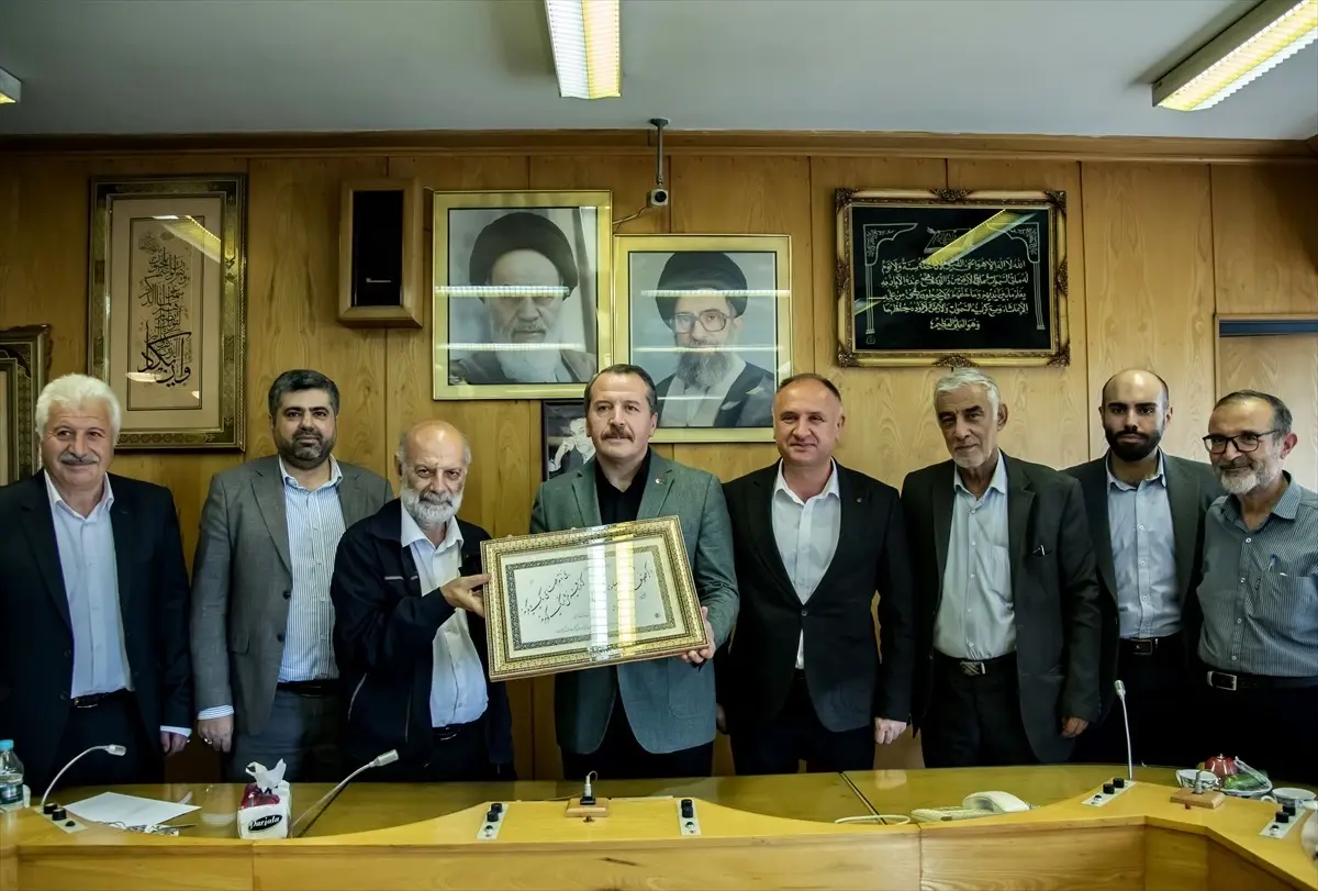 Memur-Sen İran\'da İşçi Sendikalarını Ziyaret Etti