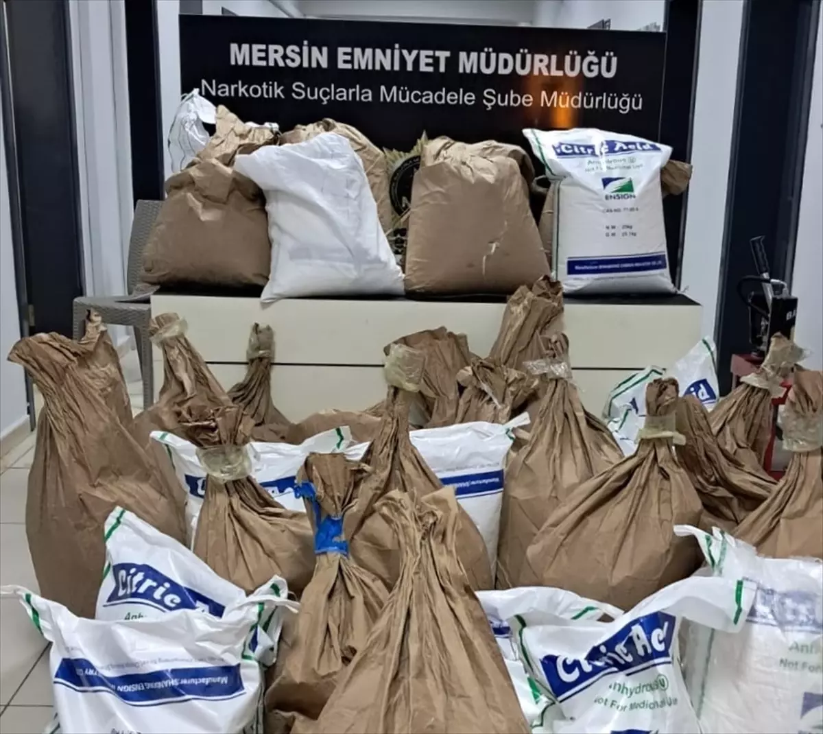 Mersin\'de 812 kg Sentetik Ecza Madde Ele Geçirildi