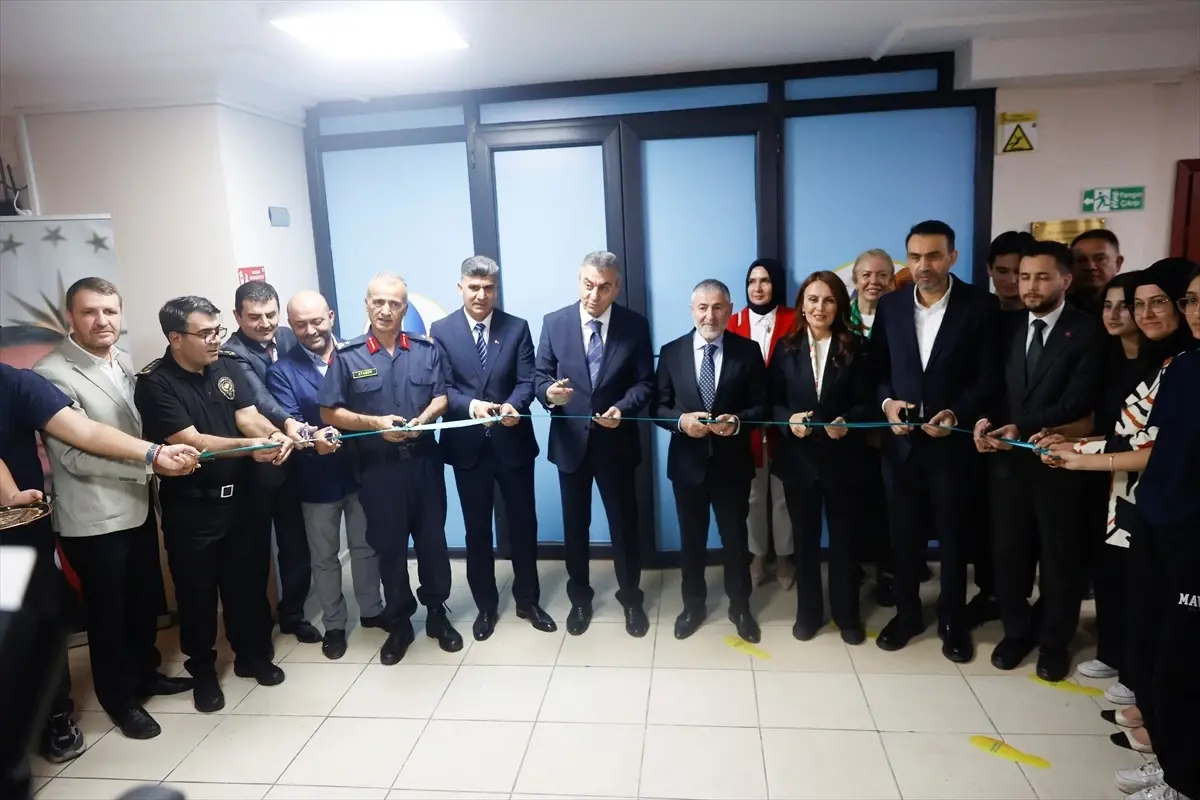 Mersin\'de Yeni Kütüphane Açıldı