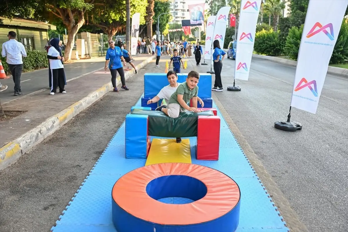 Mersin\'de Araçsız Sokak Günü