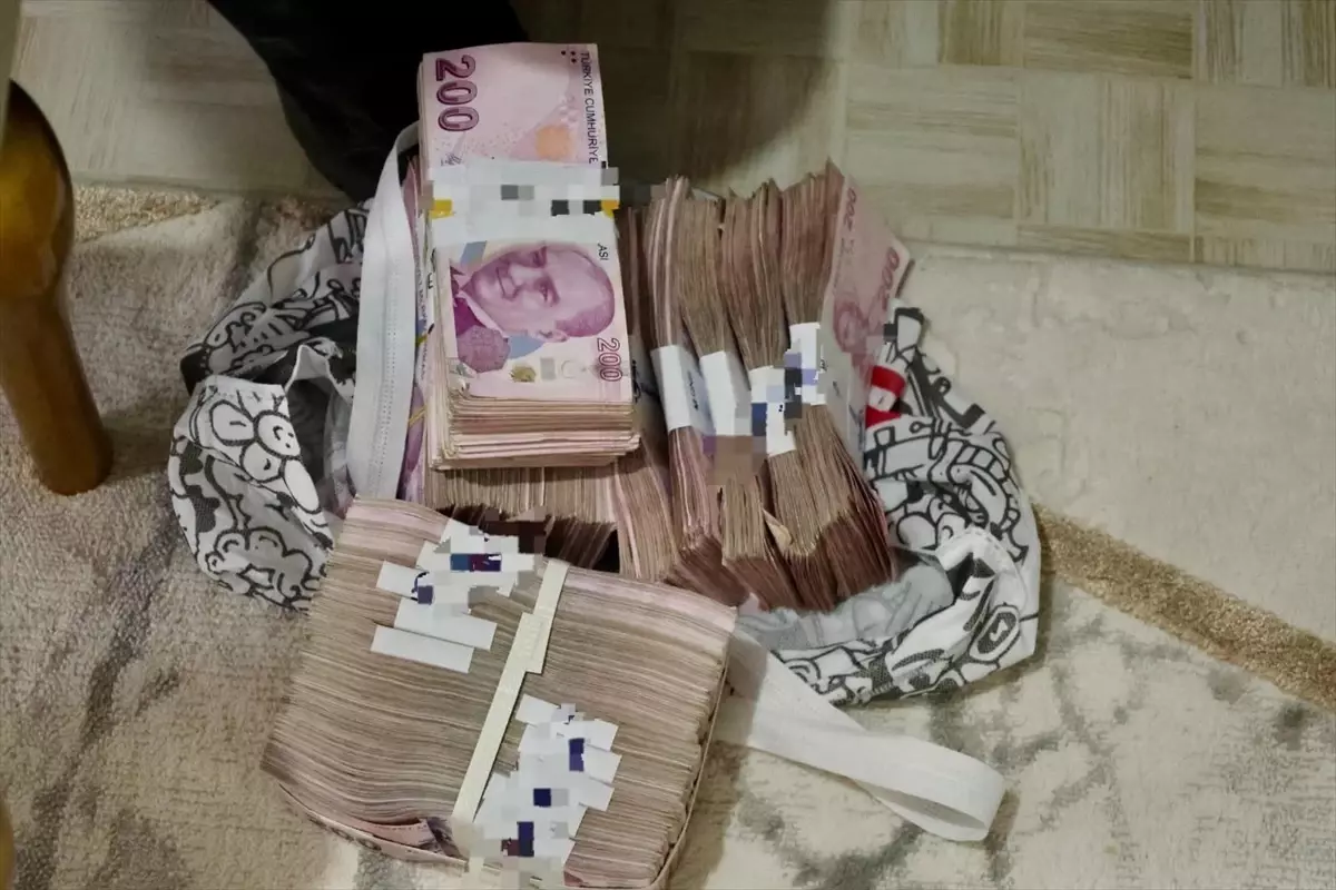 Mersin\'de 18 Dolandırıcı Gözaltına Alındı