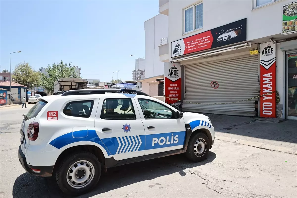 Mersin\'de oto yıkamacıda 4 gencin cesedi bulundu