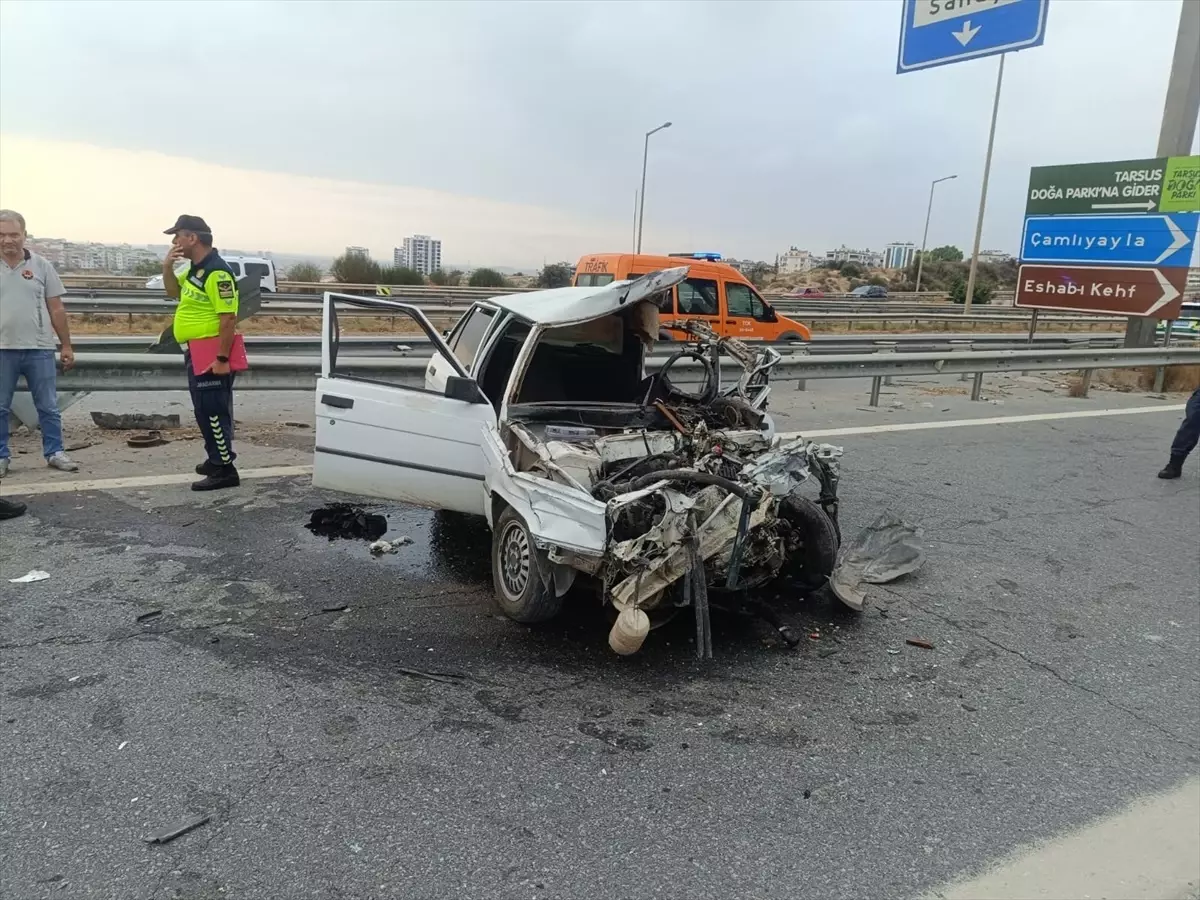 Tarsus\'ta Trafik Kazası: 1 Ölü, 1 Yaralı