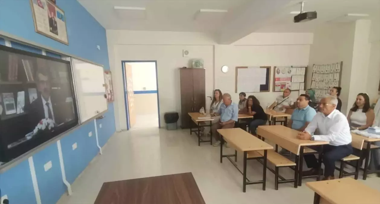 Yozgat, İstiklal İlkokulu\'nu Ziyaret Etti