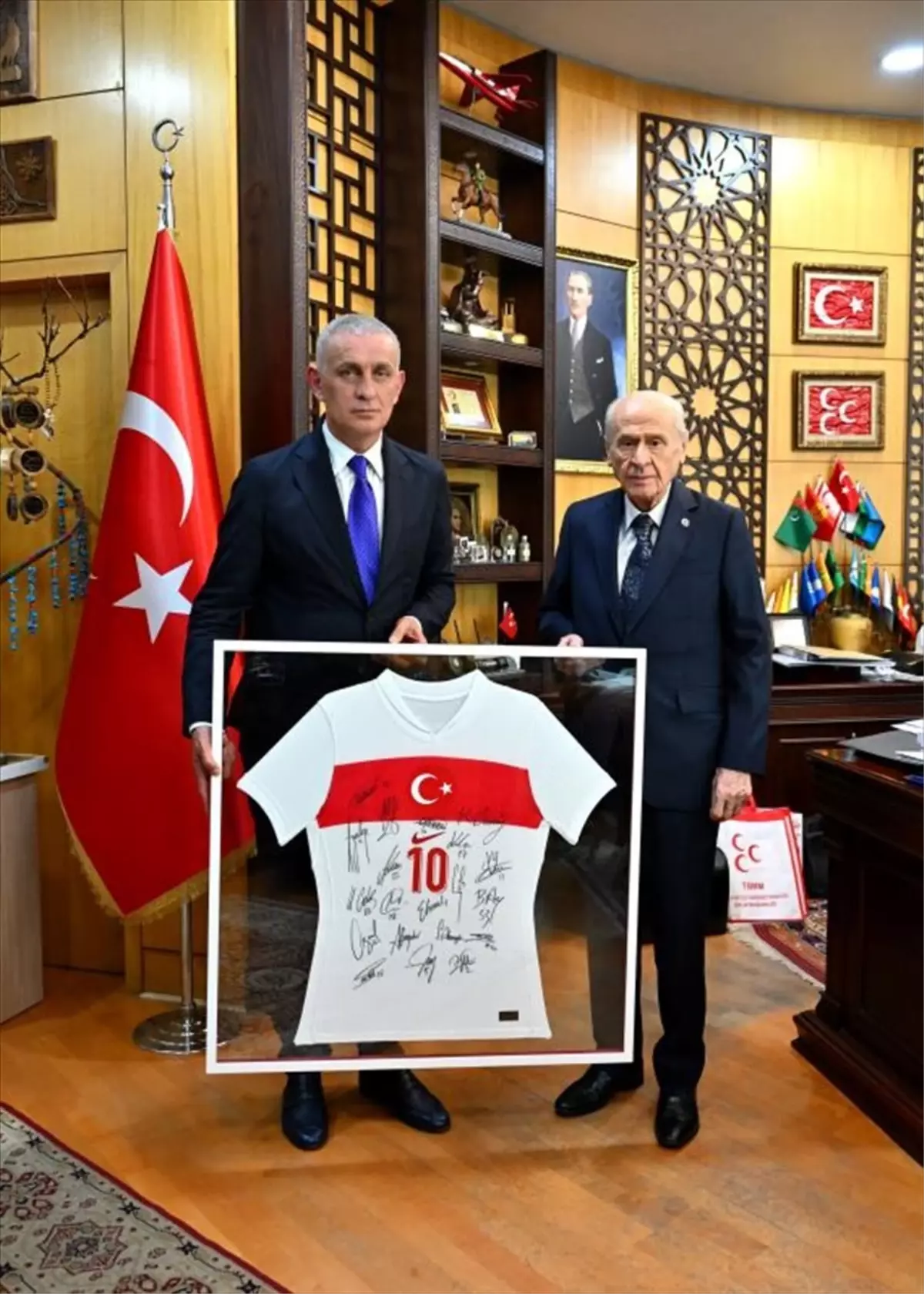 Bahçeli, TFF Başkanı Hacıosmanoğlu\'nu Kabul Etti