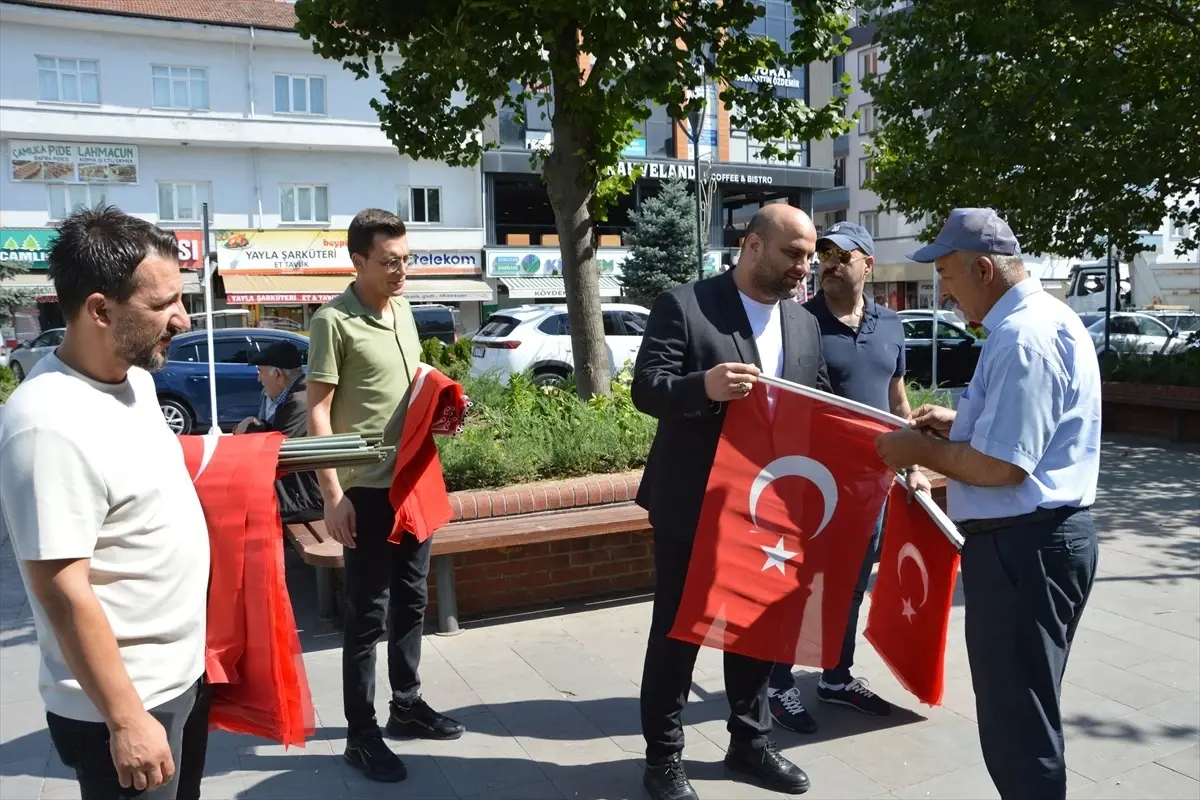 MHP\'den 30 Ağustos\'ta Bayrak Dağıtımı