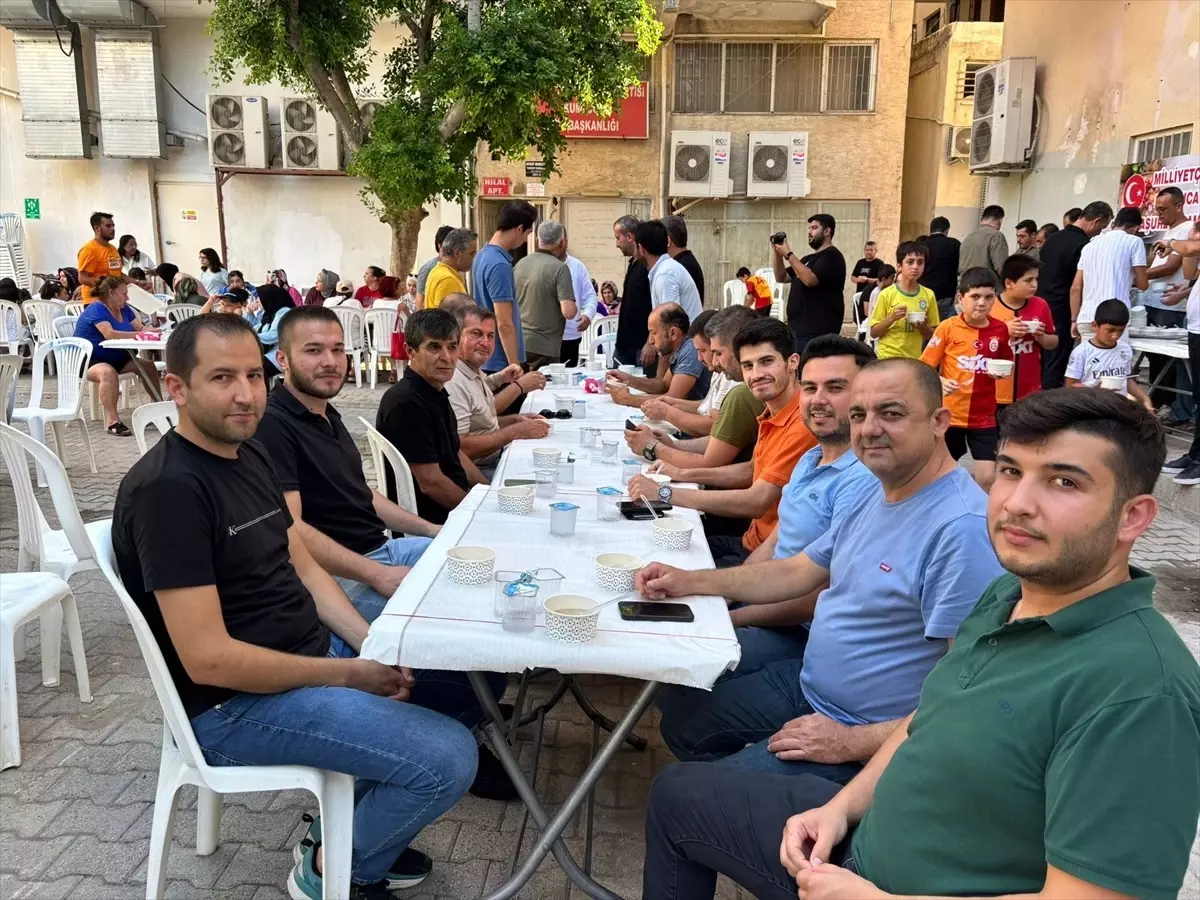 MHP Kumluca\'da Aşure İkramı