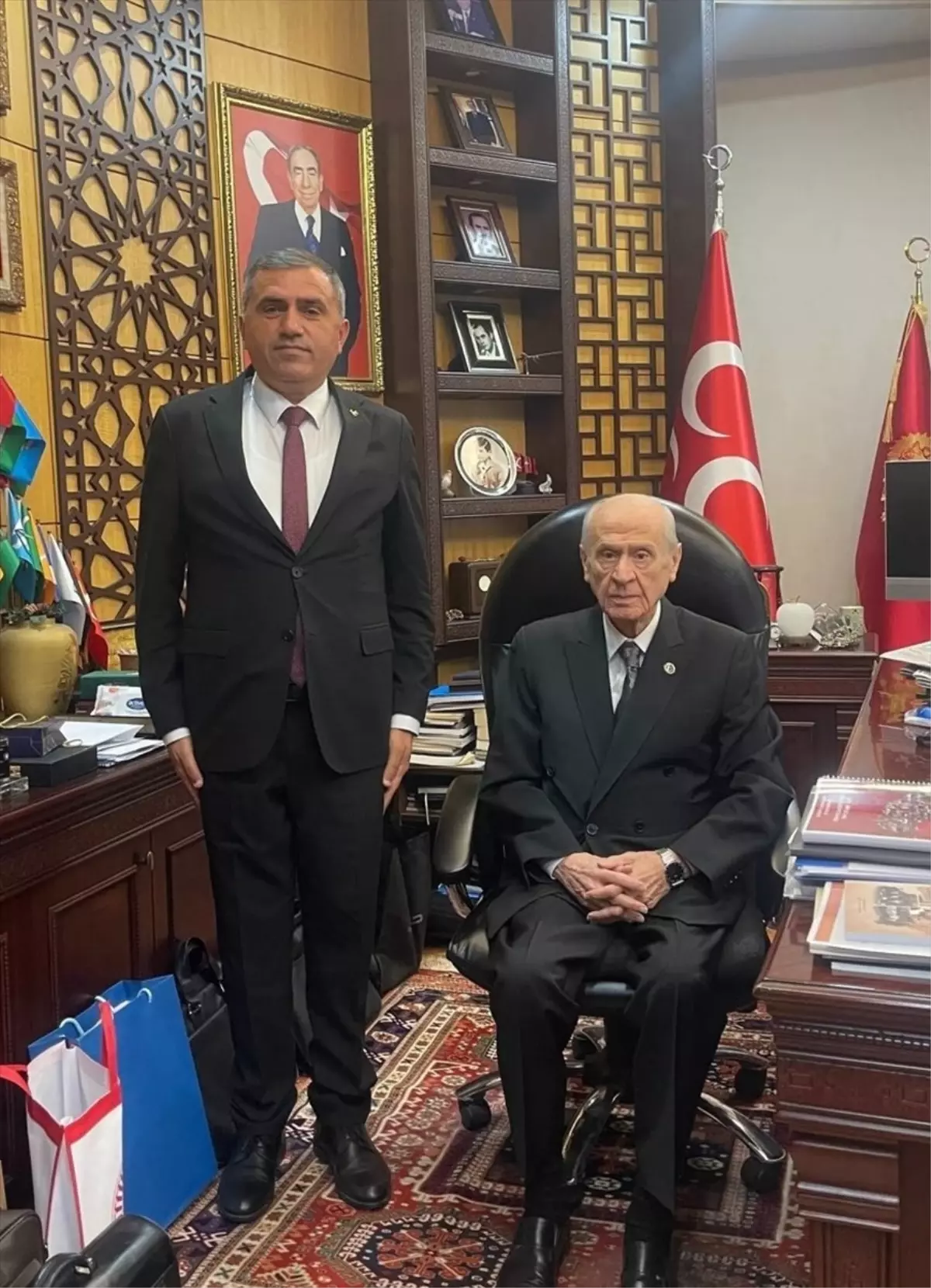 MHP Lideri Bahçeli\'ye Samsunspor Forması