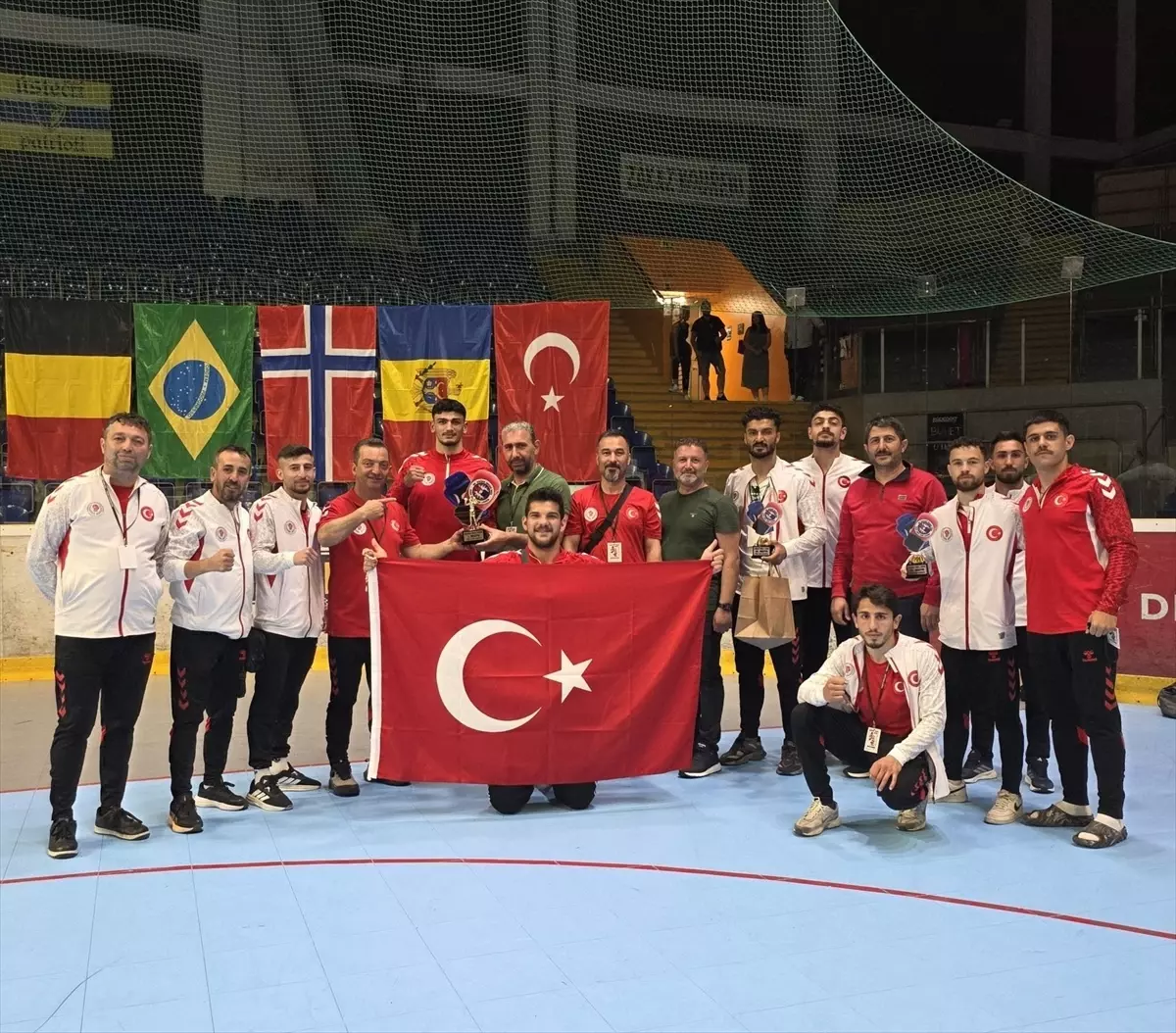 Milli Boksörler Çekya\'da Madalya Kazandı