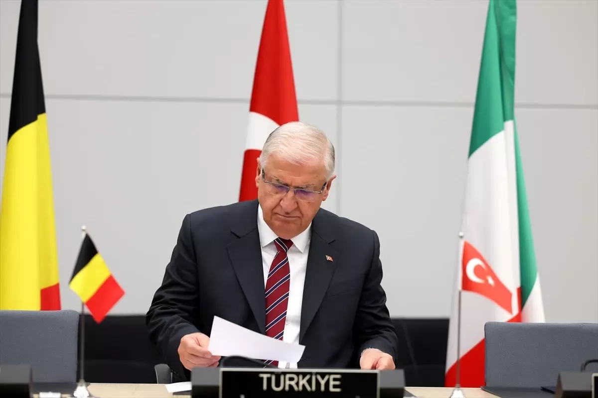 Bakan Güler NATO\'da Mektup İmzaladı