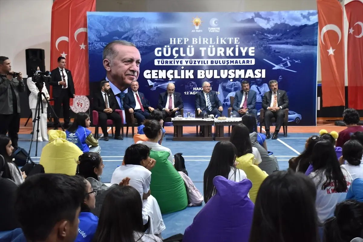 Bakan Güler\'den Gençlere Barış ve Huzur Vurgusu