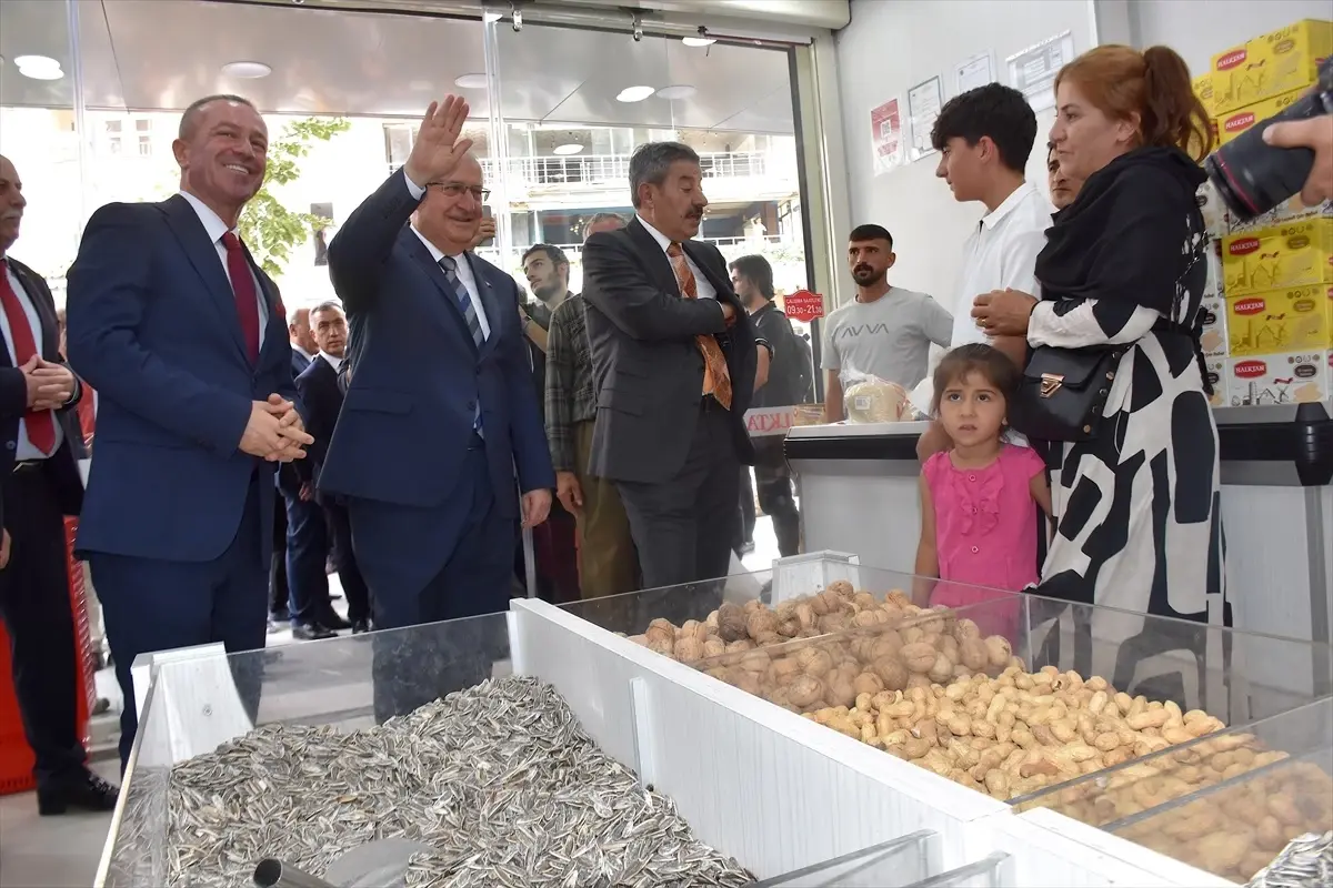 Milli Savunma Bakanı Güler Hakkari\'de "Türkiye Yüzyılı Buluşmaları" programına katıldı Açıklaması