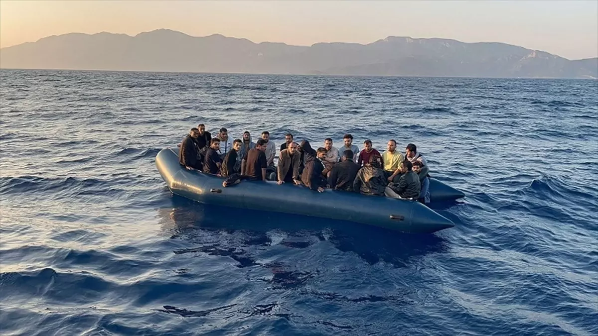 Datça Açıklarında 21 Düzensiz Göçmen Kurtarıldı