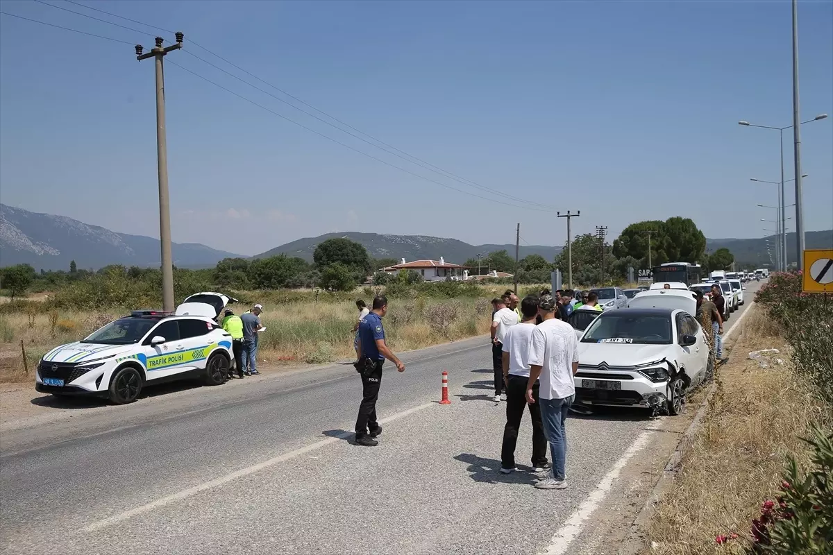 Polis Takibindeki Sürücü, 5 Araca Çarptı