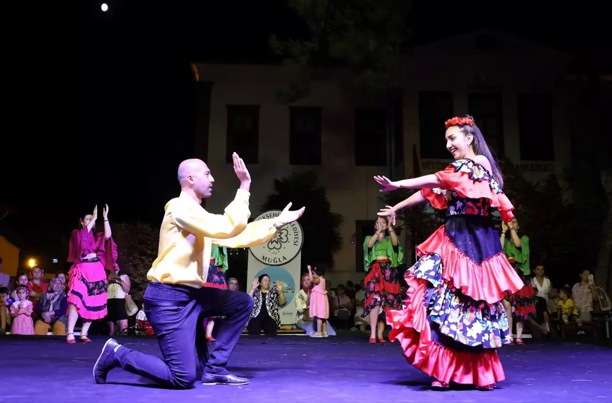 Menteşe\'de Uluslararası Halk Dansları Şenliği