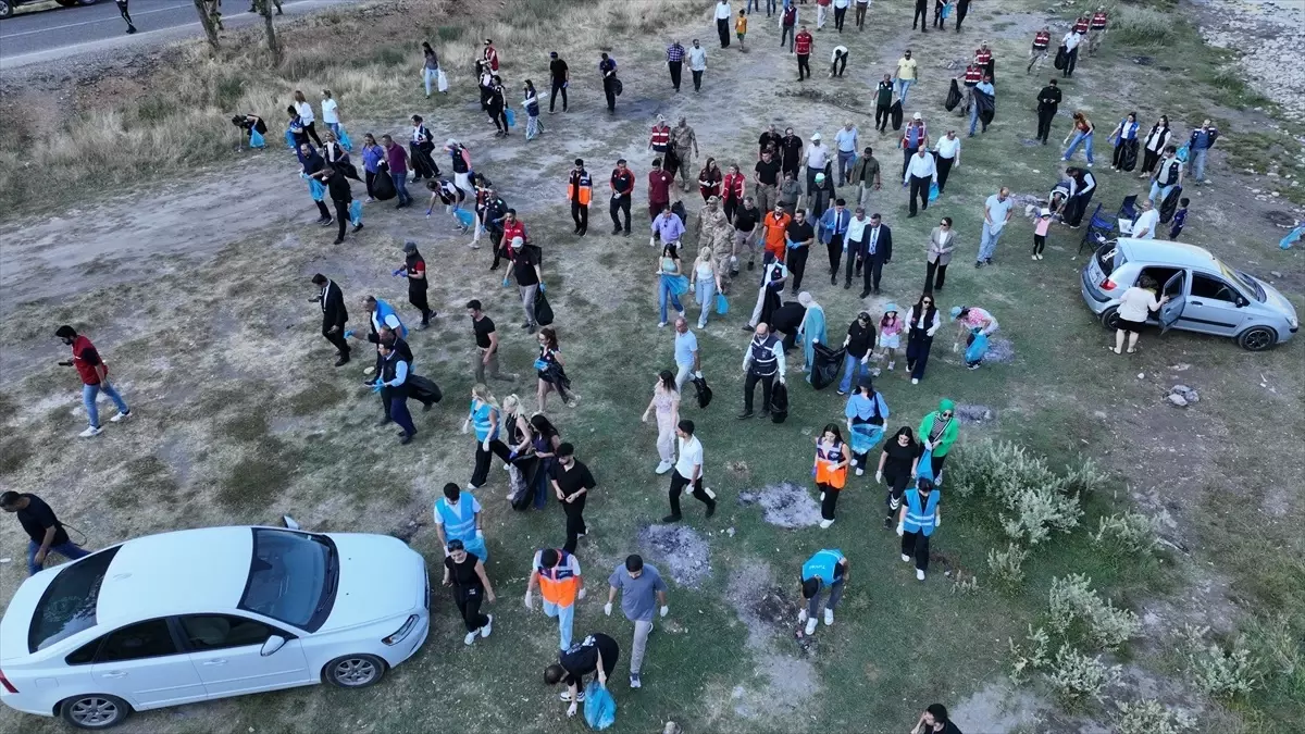 Munzur Vadisi\'nde Çöp Toplama Etkinliği