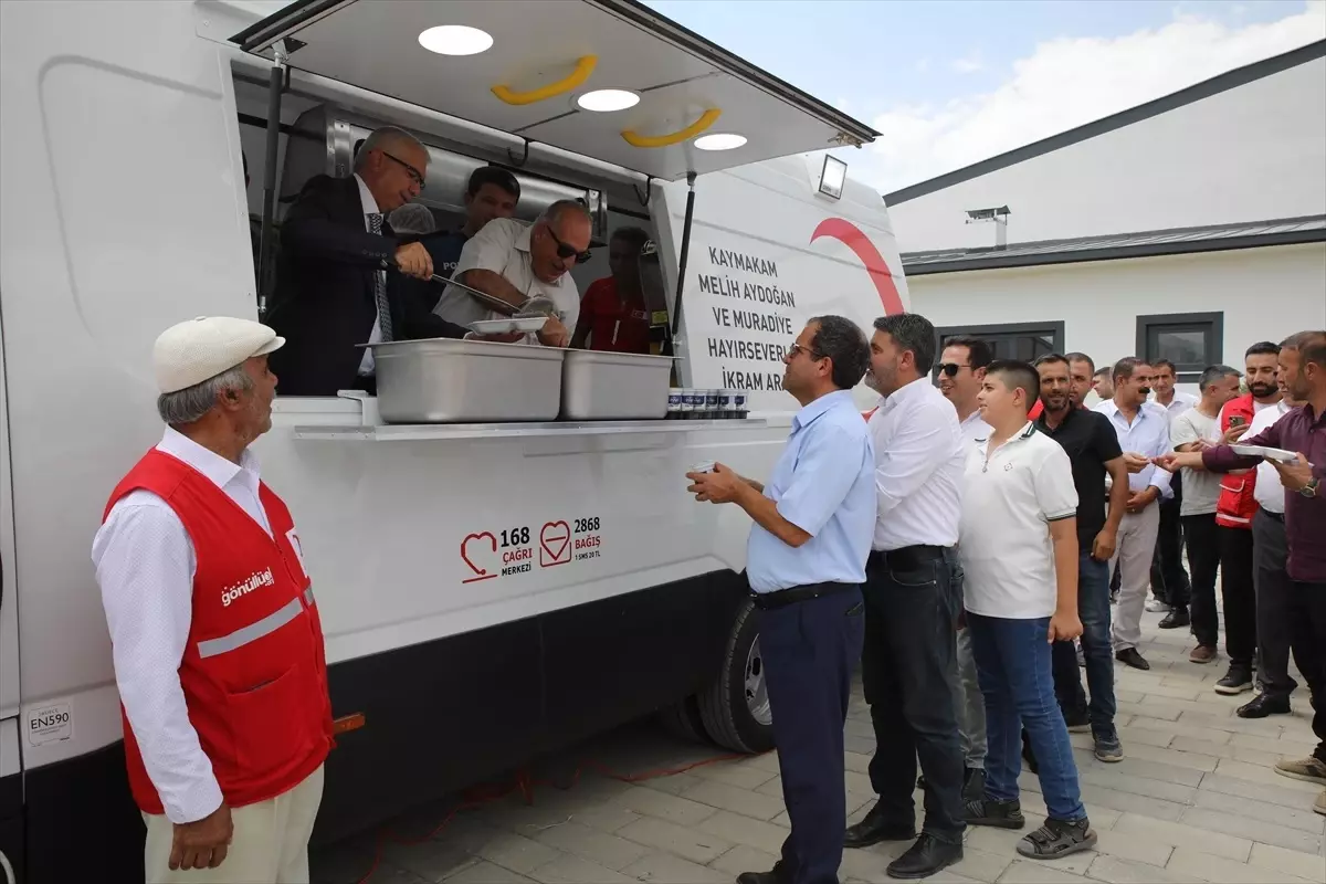 Mobil İkram Aracı Muradiye\'de Hizmete Girdi