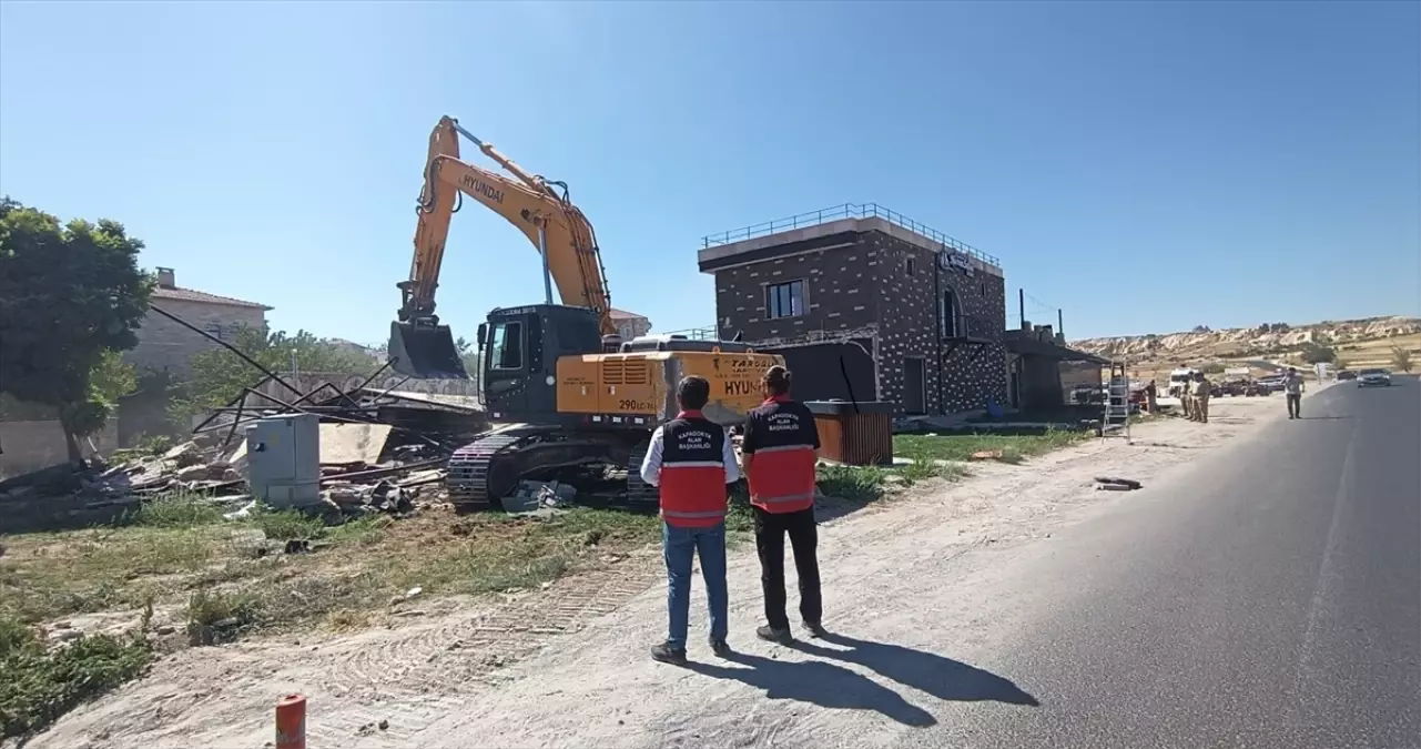 Kapadokya\'da Kaçak Yapılar Yıkıldı