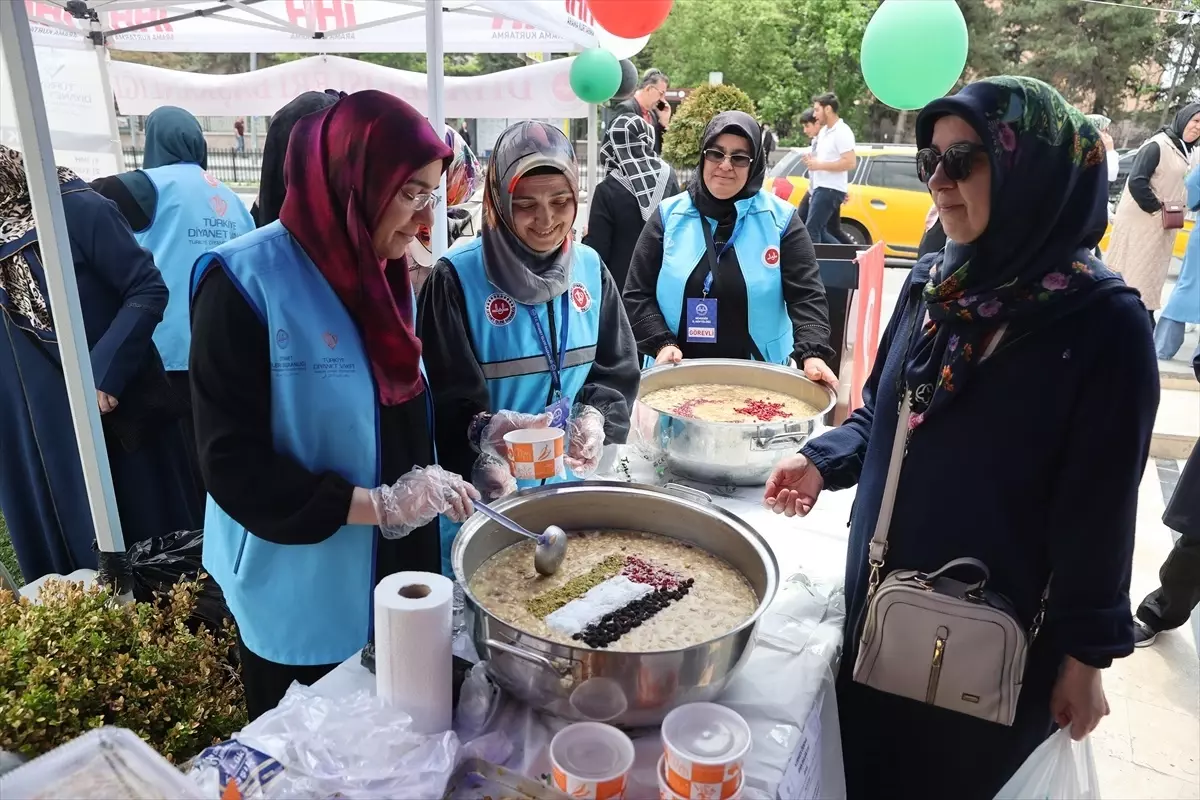 Filistin\'e 940 Bin Lira Destek