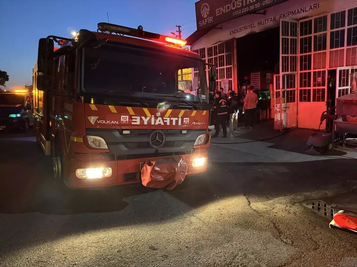 Nevşehir\'de Sanayi Sitesinde Yangın