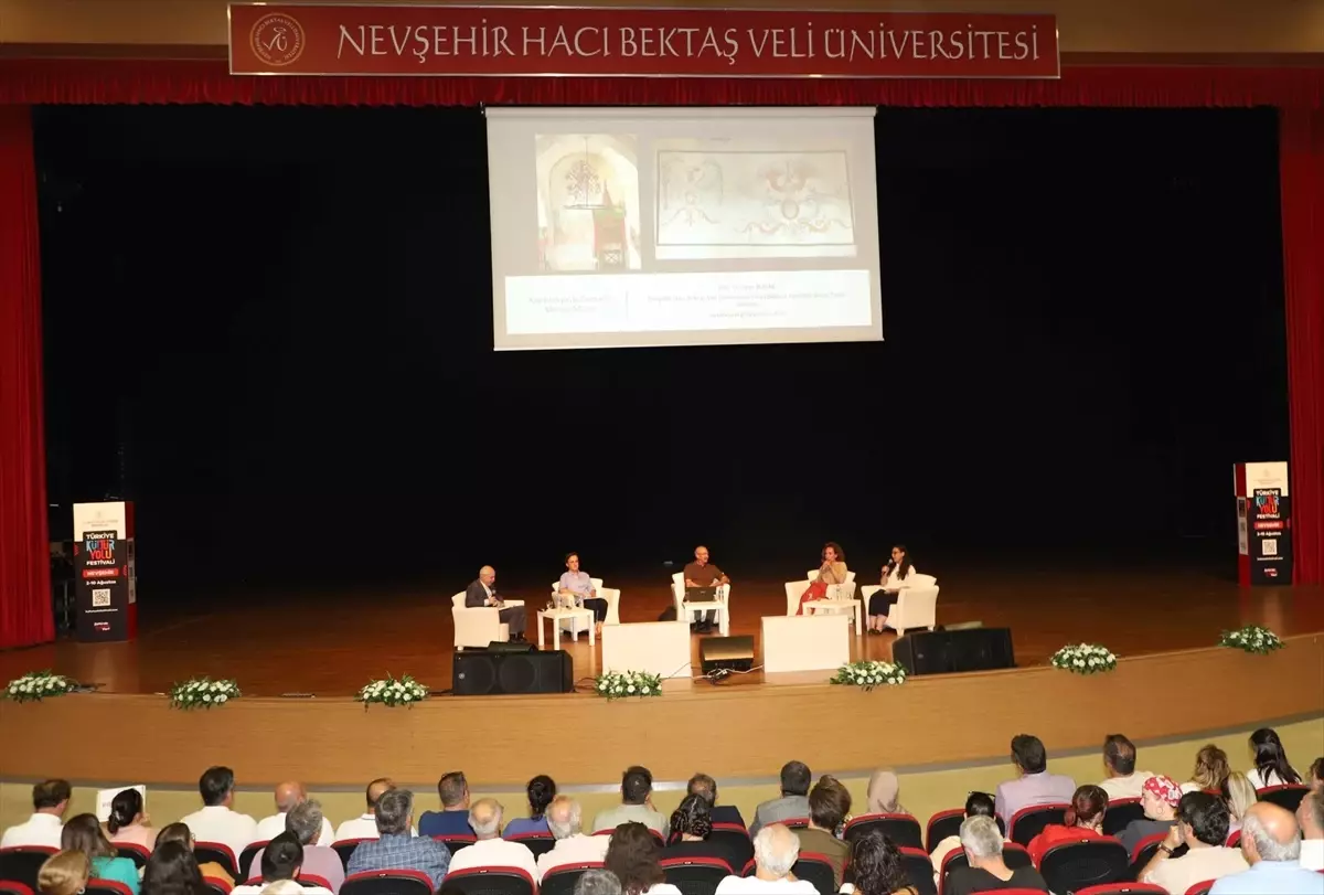 Nevşehir Kültür Yolu Festivali\'nde Tarih ve Hafıza Söyleşisi