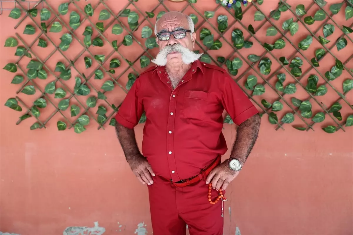 50 Yıldır Renkli Giyiniyor
